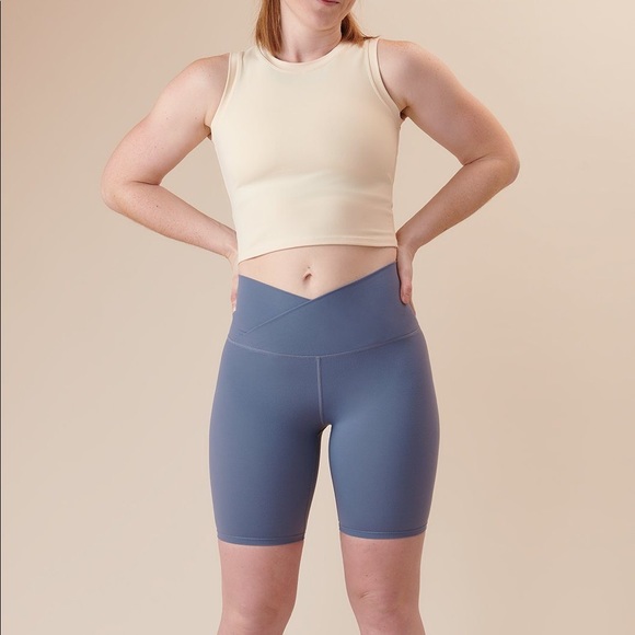 Paragon Fitwear Pants - Paragon Crossover Shorts Medium Lilac NWOT